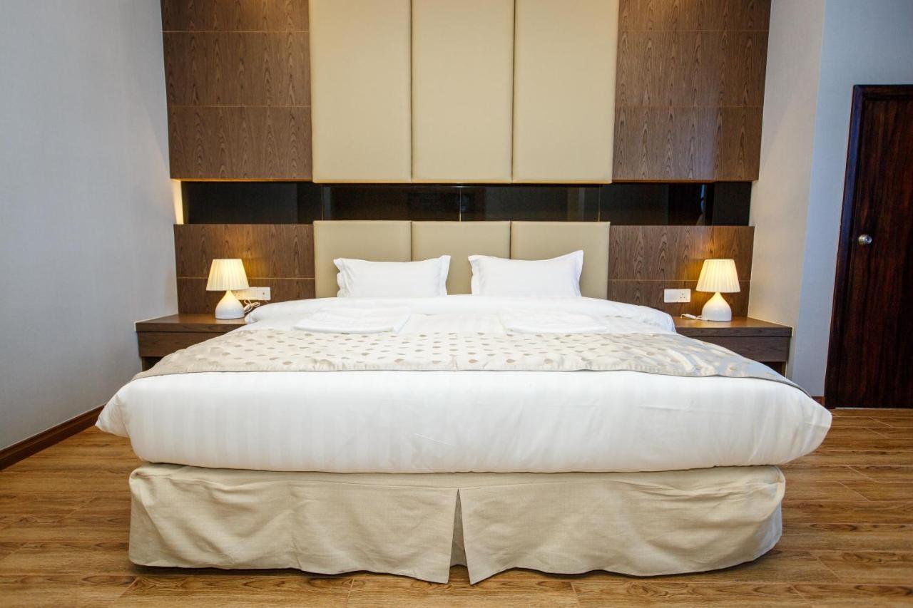 Lintas Platinum Hotel Kota Kinabalu Esterno foto