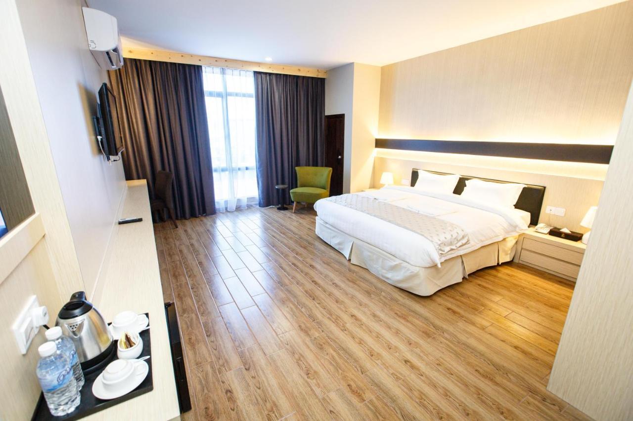Lintas Platinum Hotel Kota Kinabalu Esterno foto