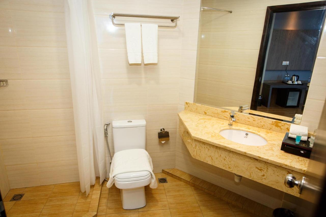Lintas Platinum Hotel Kota Kinabalu Esterno foto